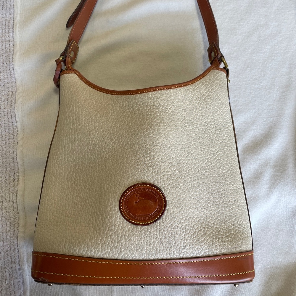 Vintage Dooney & Bourke LEATHER Cream Tan Hobo Shoulder BagPurse/ Solid Brass